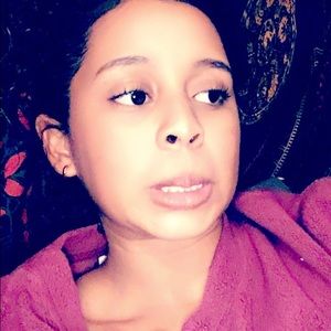 Meet your Posher, Navia