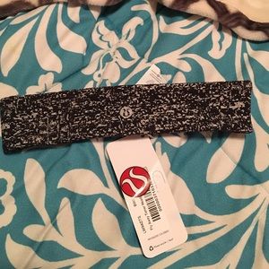 Lululemon fly away tamer headband