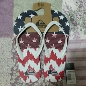 NWT. Men’s QuiksiLver Sandal