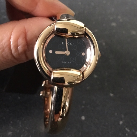 Gucci Bangle Watch(Rose gold)