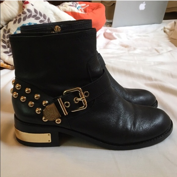 Vince Camuto booties !!