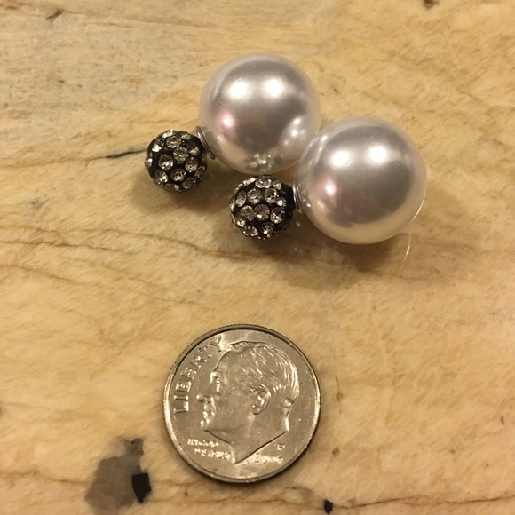 Double Sided Pearl Earrings - Picture 3 of 3