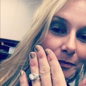 Meet your Posher, Courtney