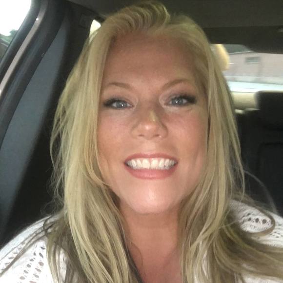 Meet your Posher, Krista - Picture 1 of 1