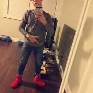 Meet your Posher, Moises a