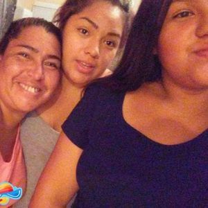 Meet your Posher, Elia