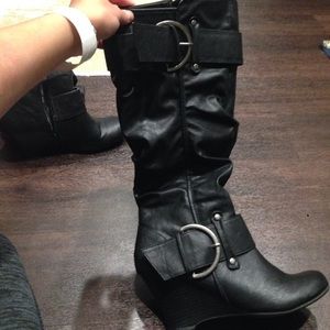 Union bay black wedge buckle boots