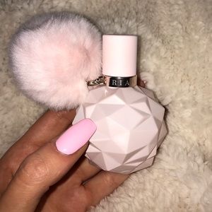 Ariana Grande perfume