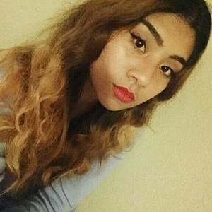 Meet your Posher, Abigail