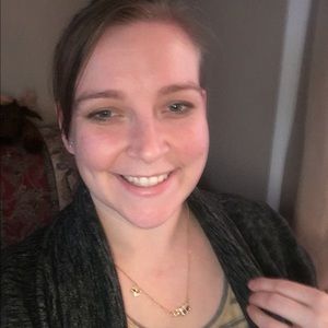 Meet your Posher, Evelyn