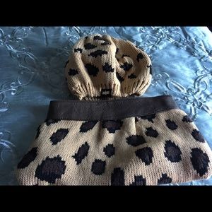 Hat and pocket book set