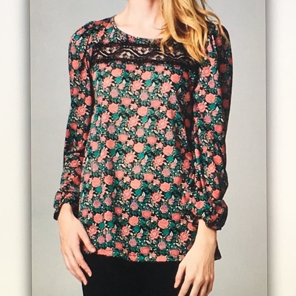 🌺Floral/pink/green🌸long sleeve blouse