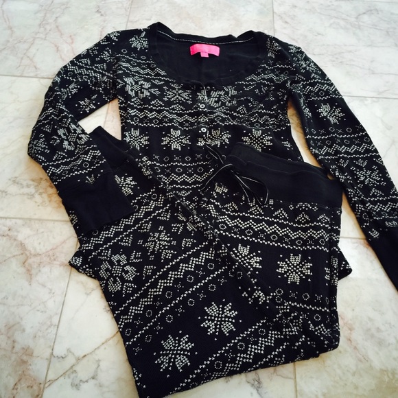 SOLD Victoria secret thermal pijamas