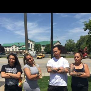 Meet your Posher, Pauliasi tolo