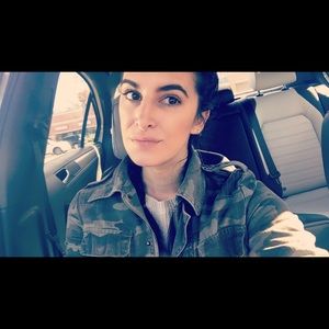 Meet your Posher, Rayna