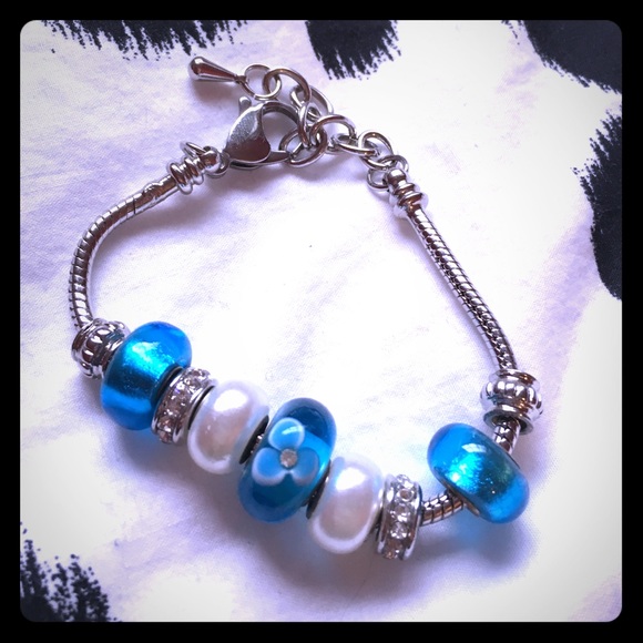 Blue Pandora-like bracelet, sterling silver!