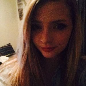 Meet your Posher, Elizabeth