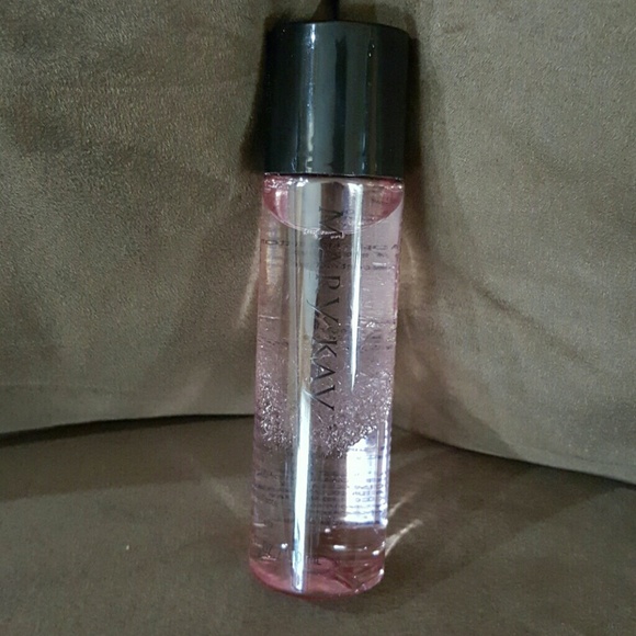 SOLD -Oil Free Eye Makeup Remover - Picture 1 of 1