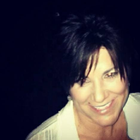 Meet your Posher, Angela - Picture 1 of 4