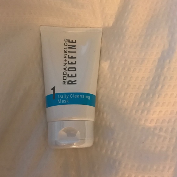 Rodan & Fields Redefine - daily cleansing mask