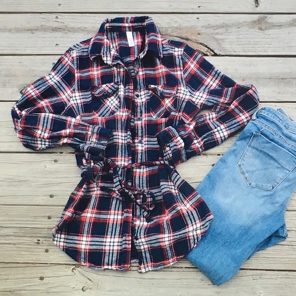 🌾Blue/red🌾plaid button blouse - Picture 2 of 3