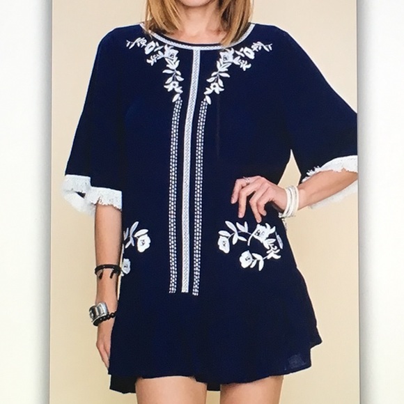 🐬Blue/white🐬floral 3/4 fringe tunic blouse
