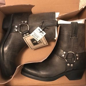 Frye boots never worn