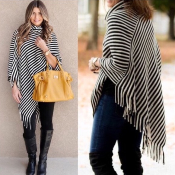 🚨LAST🚨EMMALEE cowl neck poncho - BLACK - Picture 2 of 4