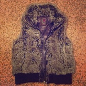 Dollhouse faux fur vest