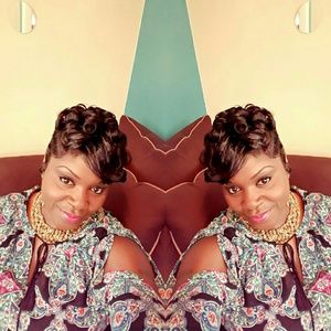 Meet your Posher, Kenyatta