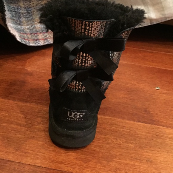 Authentic Girls Ugg Boots - Size 3 - 2 Pairs - Picture 2 of 4