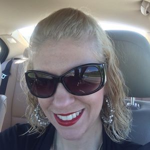 Meet your Posher, Erica