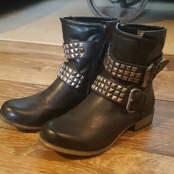 Bogo 30% off!! Black studded Moto boots