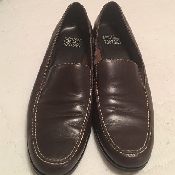 Brown casual shoes in excellent condition!