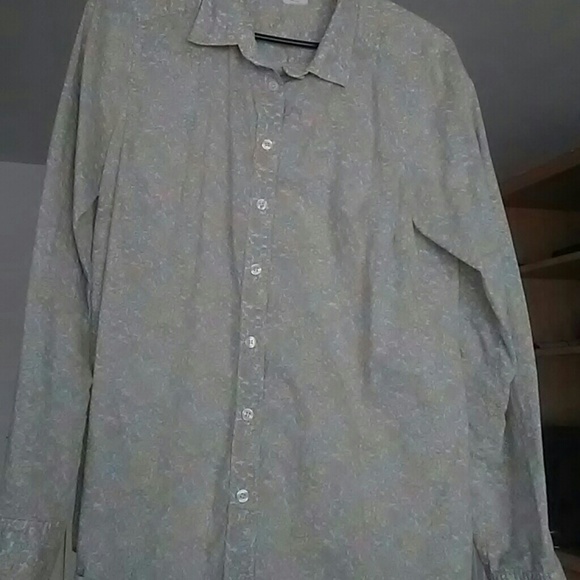 Long sleeve button shirt