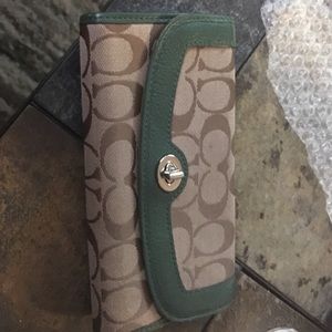 Coach Kelly Green Billfold Wallet