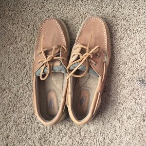 Maui Island boat shoes !