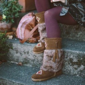 Minnetonka Suede Fleece-Lined Mukluk - Womens 6