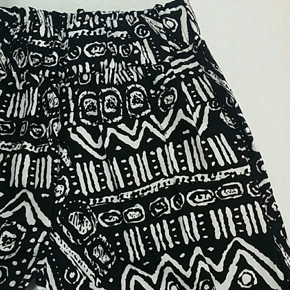 NWOT Adult Black and white Native Harem pants - Picture 3 of 3