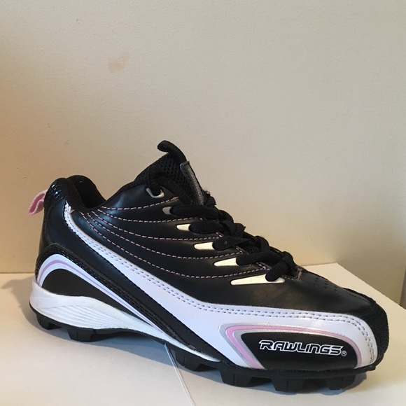Soccer cleats