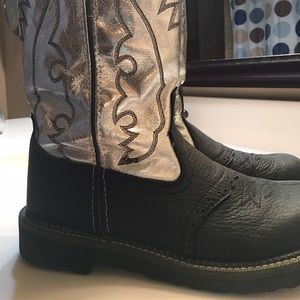 Cowgirl boots! In very good condition!!!