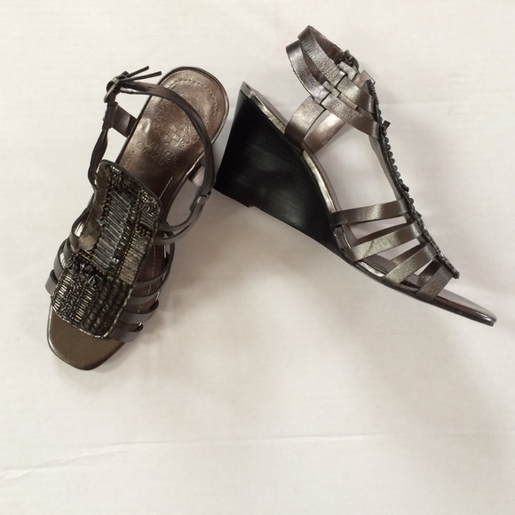 ๐HOST PICK๐Vince Camuto Gunmetal Metallic Sandal - Picture 2 of 3