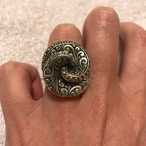 Sterling silver with gold accents "swirl" ring.