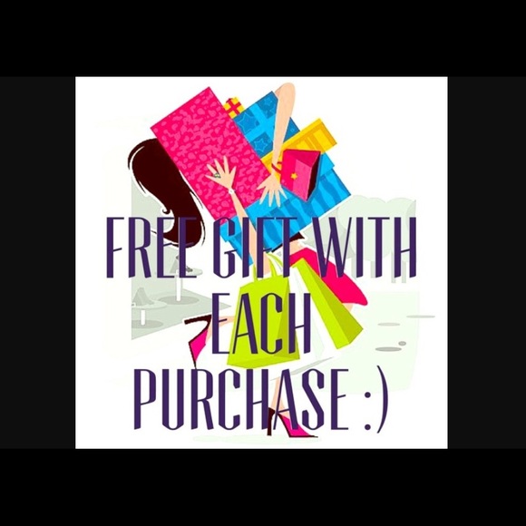 Apt. 9  purple purse 👛 - Picture 3 of 3