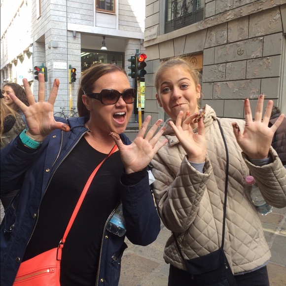 Meet your Posher, Amy - Picture 3 of 6