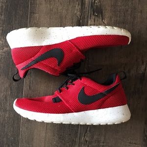 Red & black Nike Roshe