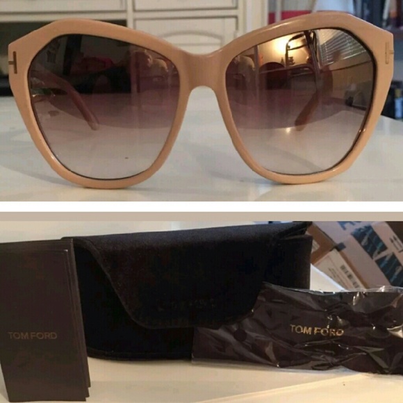 🚫SOLD🚫Tom Ford Angelina Sunglasses - Picture 2 of 4