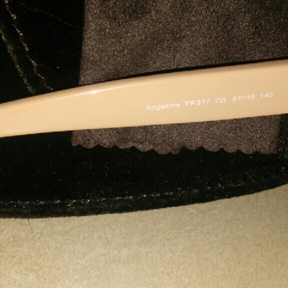 🚫SOLD🚫Tom Ford Angelina Sunglasses - Picture 3 of 4