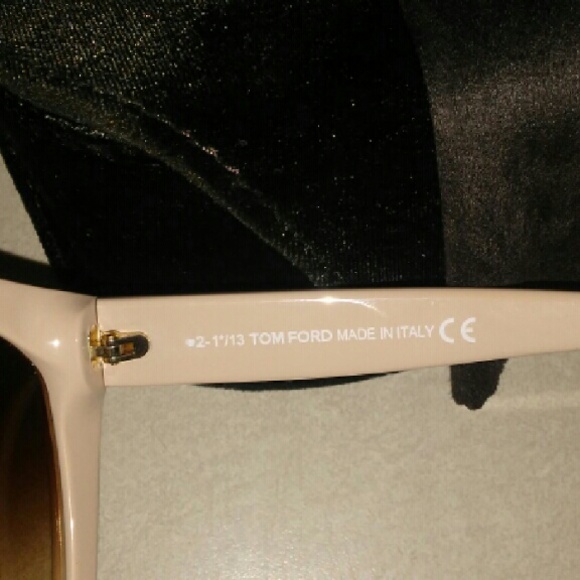 🚫SOLD🚫Tom Ford Angelina Sunglasses - Picture 4 of 4