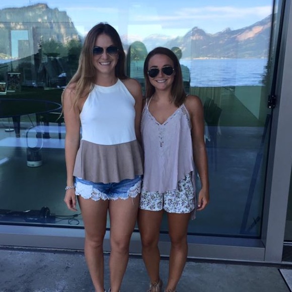 URBAN OUTFITTERS Floral flowy shorts